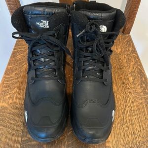 North Face men’s snow boots